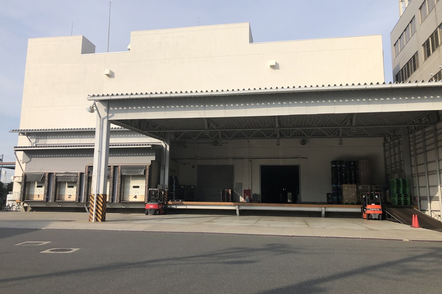 【賃貸】神奈川県横浜市神奈川区1,818.98m2(550.24坪)の貸し倉庫（貸倉庫）・賃貸倉庫の外観